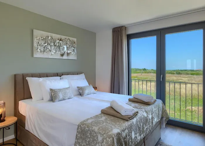 Luna * Brtonigla